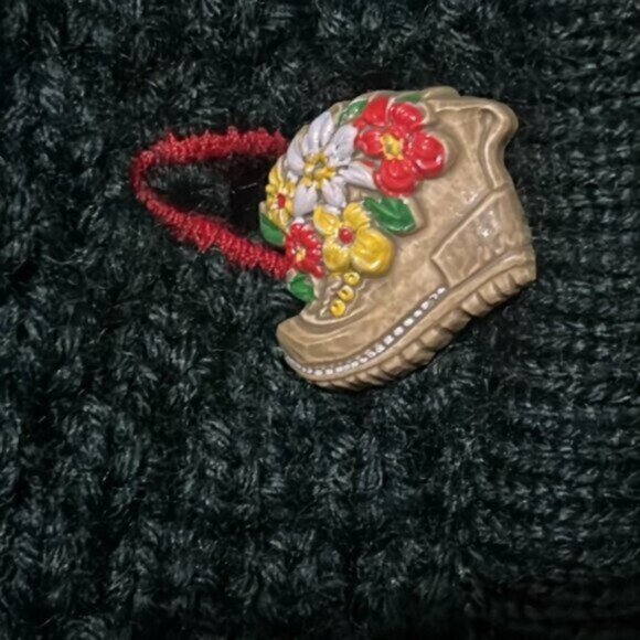 Classic Black and Red Women's Sweater - Picture 5 of 8